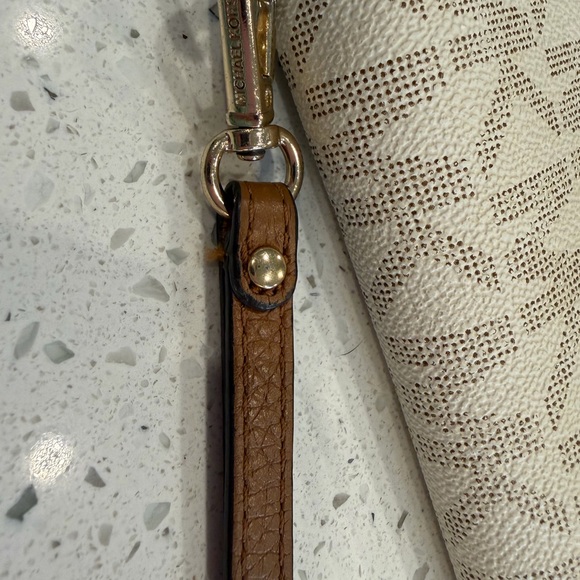 Michael Kors White and Brown Monogram Clutch - Picture 7 of 9